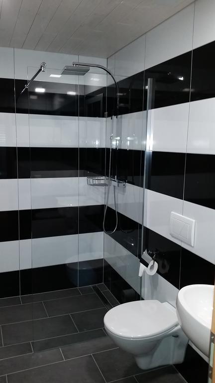 Good Bed Biberist Bed and Breakfast Δωμάτιο φωτογραφία