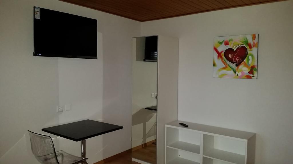 Good Bed Biberist Bed and Breakfast Δωμάτιο φωτογραφία